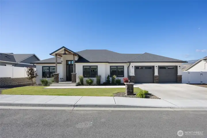 Large windows, high ceilings, and views! Large windows, high ceilings, and views!