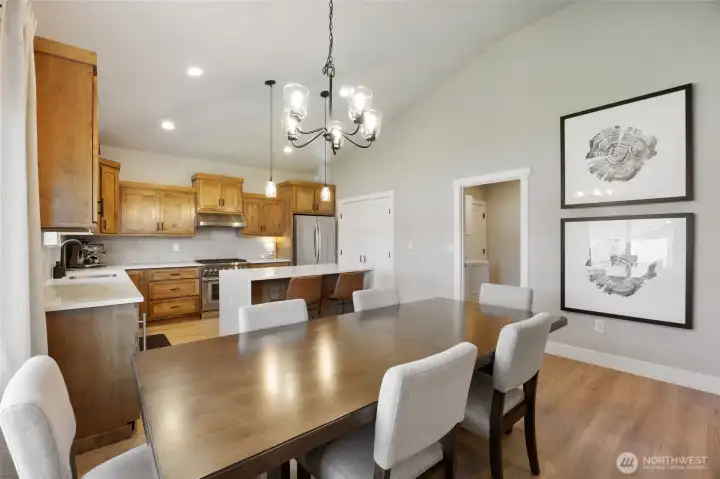Dining area is roomy enough for large table! Dining area is roomy enough for large table!
