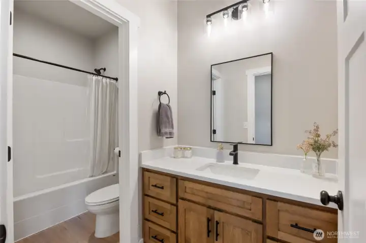 Full bath near bedrooms 3 & 4 Full bath near bedrooms 3 & 4