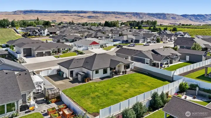 Surrounded by beautiful, well cared for homes Surrounded by beautiful, well cared for homes