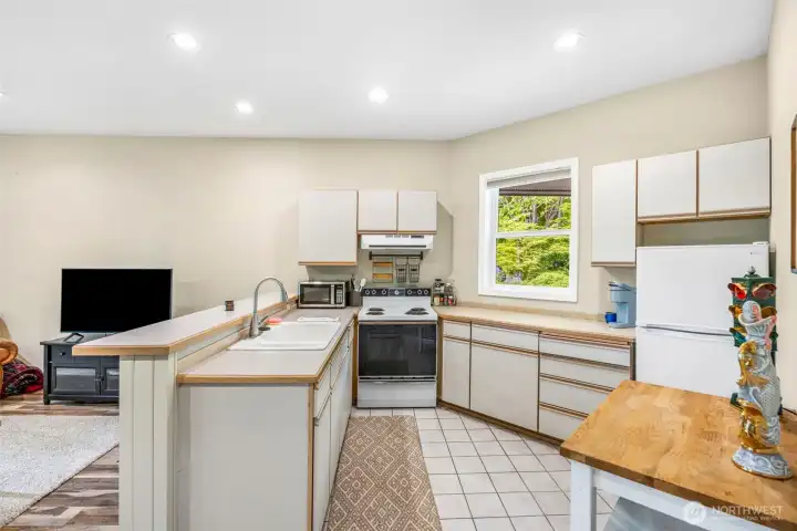Kitchen guest studio Kitchen guest studio