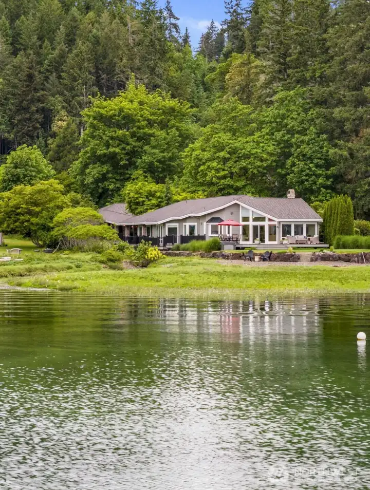 Welcome to your Hood Canal waterfront estate! Welcome to your Hood Canal waterfront estate!