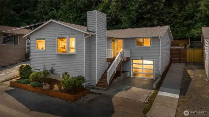 Welcome to 5423 31st Ave SW Welcome to 5423 31st Ave SW