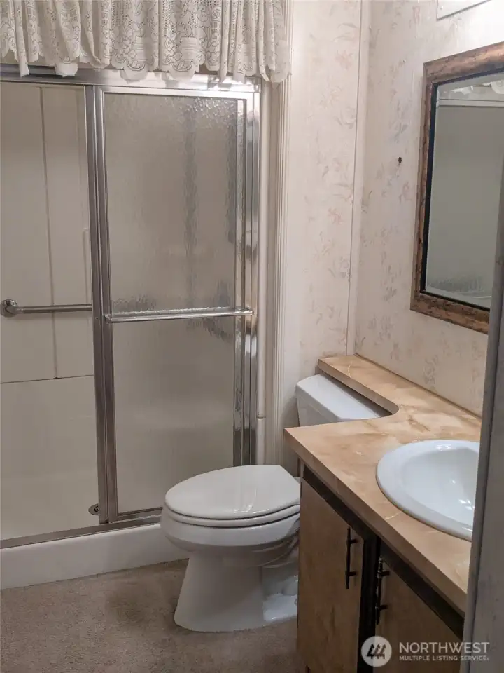 2nd Bathroom 2nd Bathroom