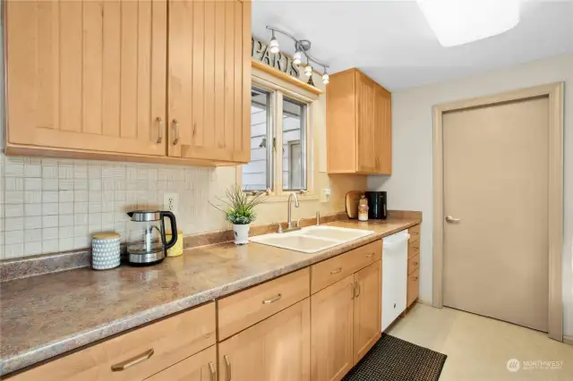 Galley kitchen for efficient cooking