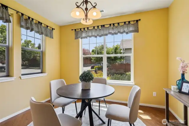 Breakfast nook eating area directly off Kitchen