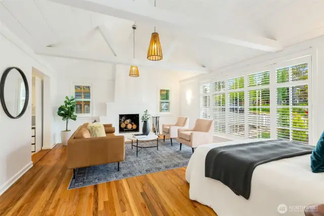 Family room or primary suite / guest suite off the living room