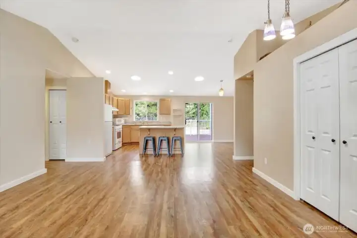 Welcome home!  You'll love the vaulted ceilings, sola-tubes for added natural light and vinyl plank flooring.