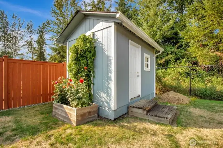 Cute garden shed.