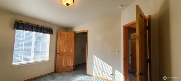 Guest Room 2 w/walk in closet