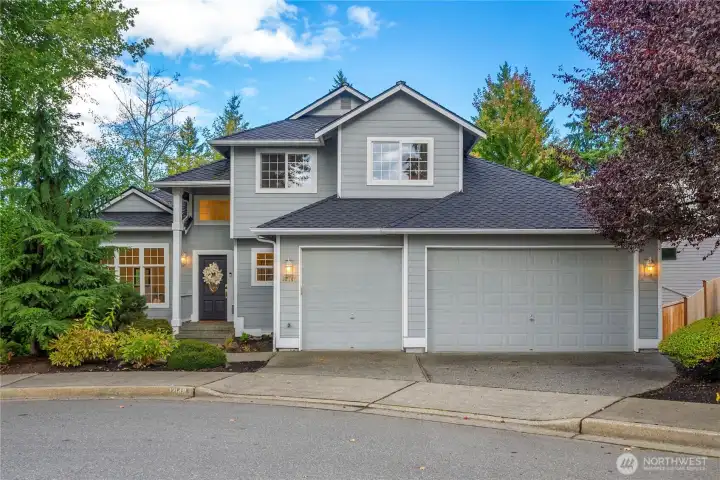 Beautifully maintained home located on a quiet cul-de-sac between Woodinville and Bothell.