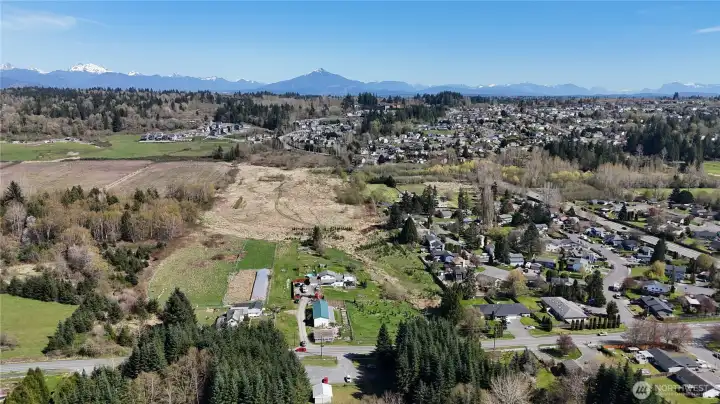 5 acres of land right in the heart of Marysville