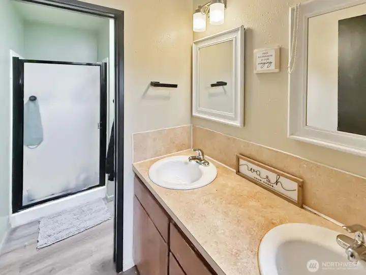 3/4 bath on main level!
