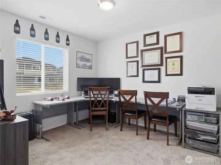 Office/flex room