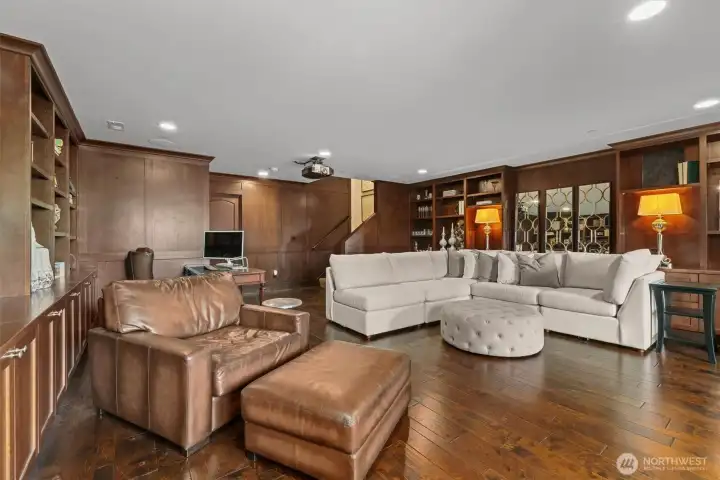 Another view of this large bonus room