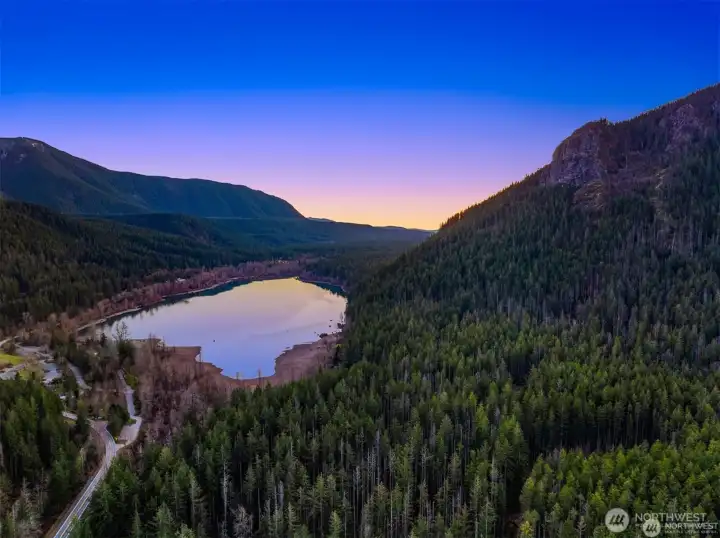 Nearby Rattlesnake Lake