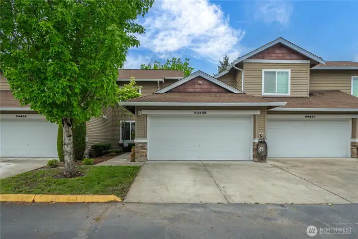 Welcome home to 6445 James Ave SE Unit 8B, Auburn, WA Welcome home to 6445 James Ave SE Unit 8B, Auburn, WA
