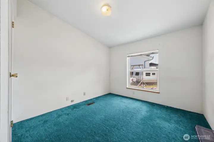 2nd bedroom