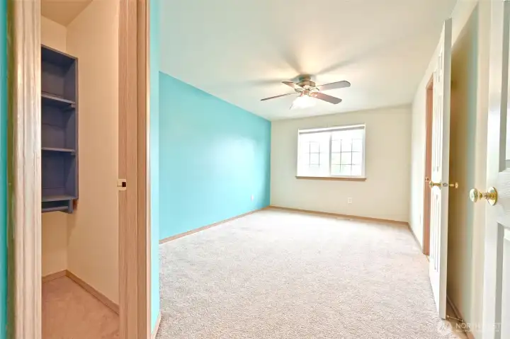 Bedroom Walk-in Closet Bedroom Walk-in Closet