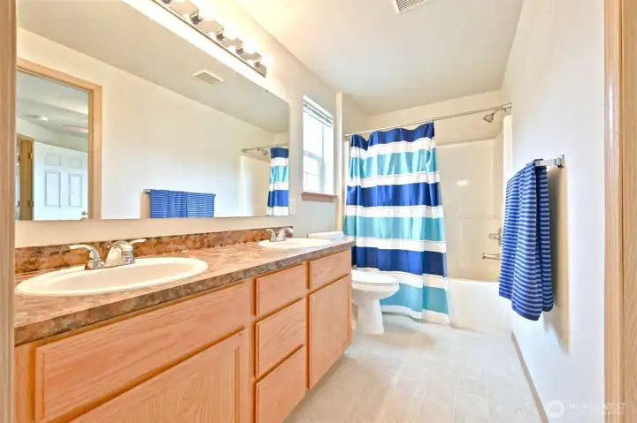 Full Bathroom Full Bathroom
