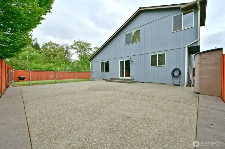 Expansive Patio! Expansive Patio!