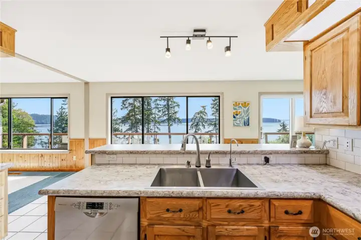Main House: Kitchen