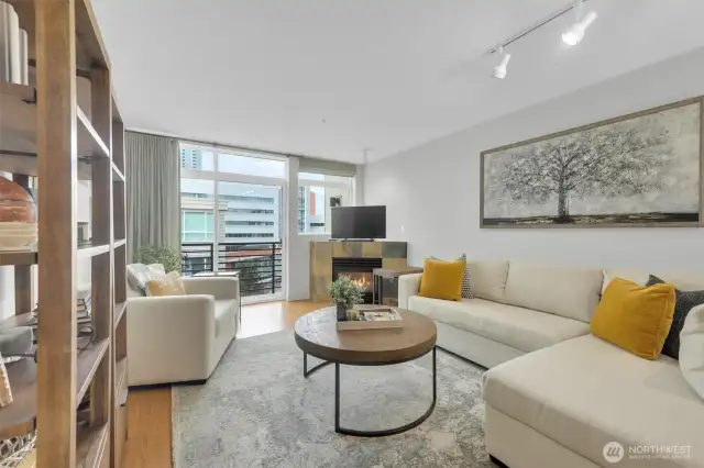 Bright & airy top-floor condo with a spacious balcony for fresh air & views!