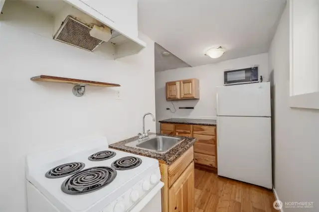 Lower Kitchenette