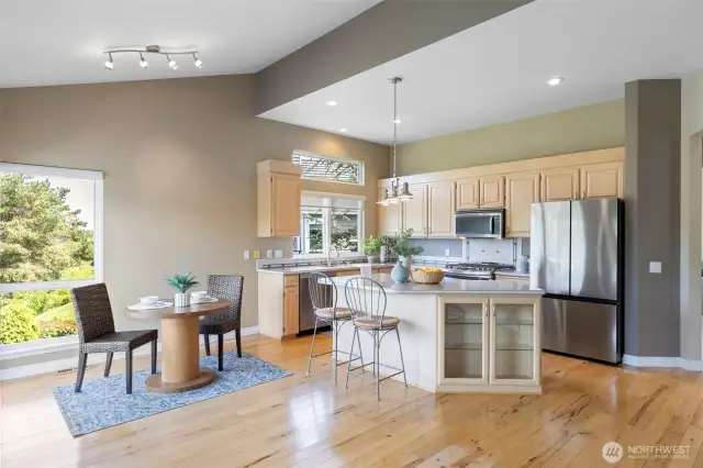 Spacious and open kitchen is the perfect place to indulge your inner chef.