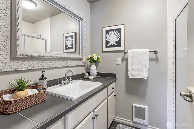 Large hallway bath!