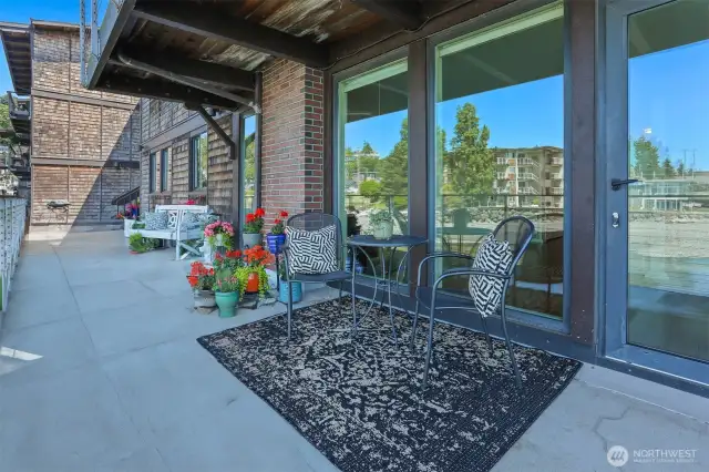 The best place to have dinner al fresco will be your deck!