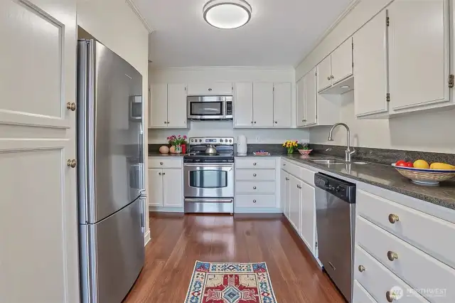 Lots of counter space and even a pantry with pull out drawers for easy storage!