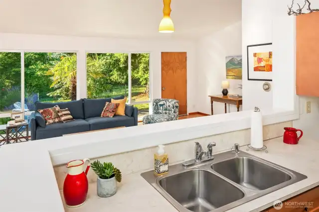 Efficient and convenient kitchen configuration.
