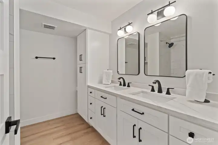 Downstairs full bath.