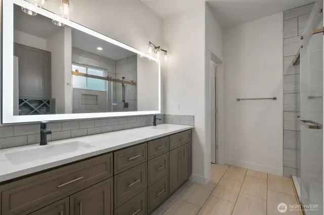 PHOTOS ARE FOR ILLUSTRATION PURPOSES ONLY- some upgrades may be shown, Call LA for details