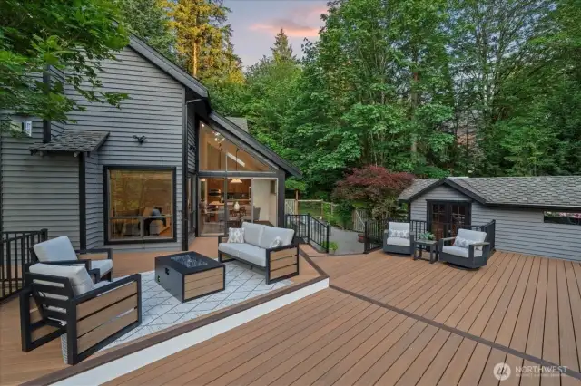Another view looking toward the garden and shed. The shed is semi-finished and would be easy to run power and finish as an office, playhouse or maybe install a sauna and cold plunge - the possibilities are endless. Power available for a hot tub as well.
