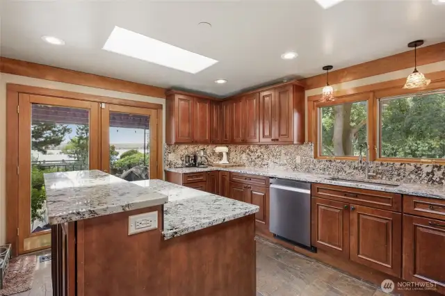 Soft close cabinets and pull-out drawers. All appliances are included. They are stainless steel Tuscan Custom appliances.