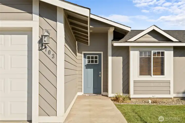 This move-in ready 1,330 SqFt rambler in the south-end established neighborhood has easy access to parks, schools, and services.