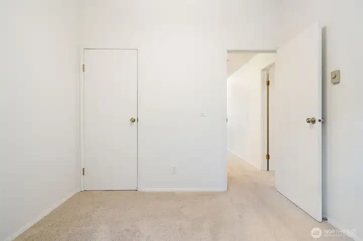 Guest bedroom.