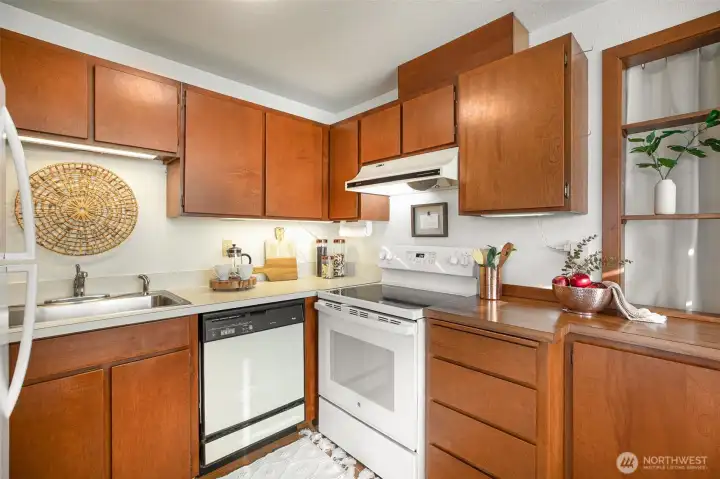 Nice big & bright kitchen