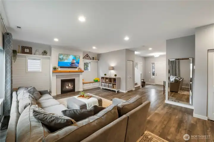 View from the workstation to the living room