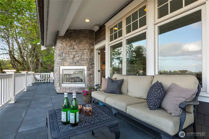 Who said fires are only for the evenings? Watch the sun rise cozied up by the exterior gas fireplace with a cup of coffee and a good book.