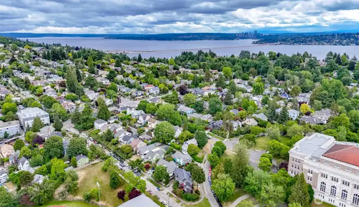 Minutes from the Lake Washington.