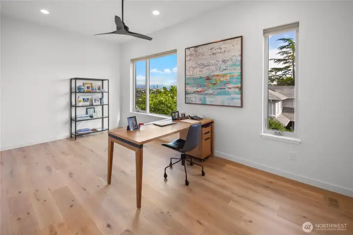 4thbedroom on upper floor.