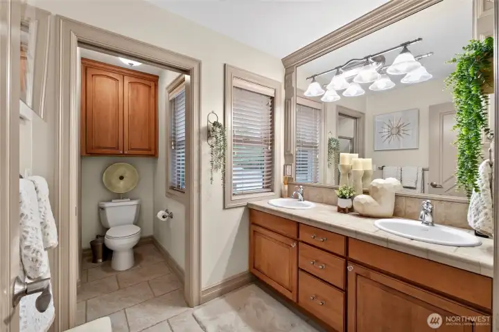 Hall bath upstairs