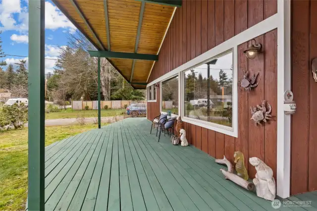 Amazing covered deck to enjoy the sunsets