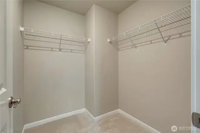 Walk in closet - Primary