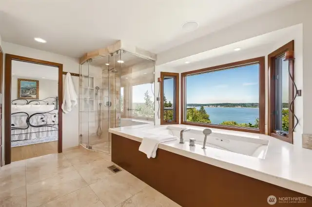 Maax collection jetted tub, and amazing views.