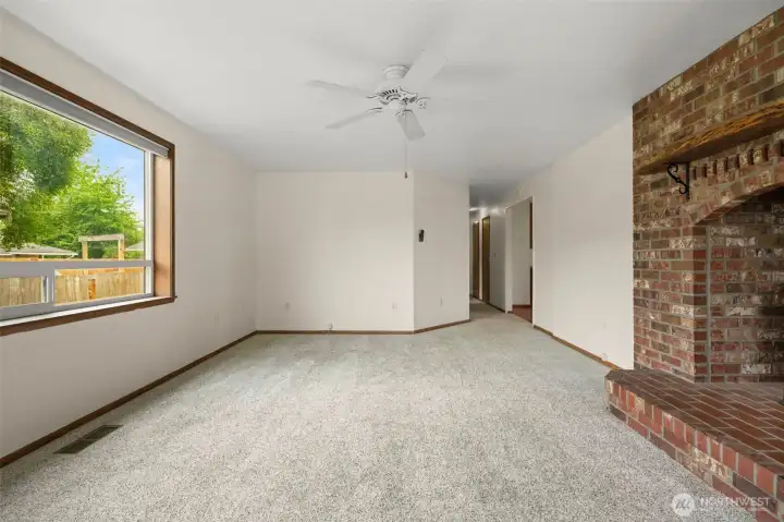 Spacious living room
