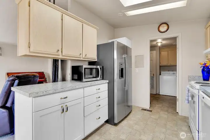 All of the appliances stay, as well as all of the cooking items and dishes! You are ready to cook on day one!